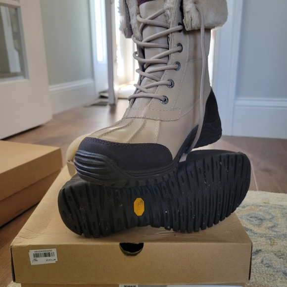 COPY - UGG W Adirondack boot II - Picture 3 of 5